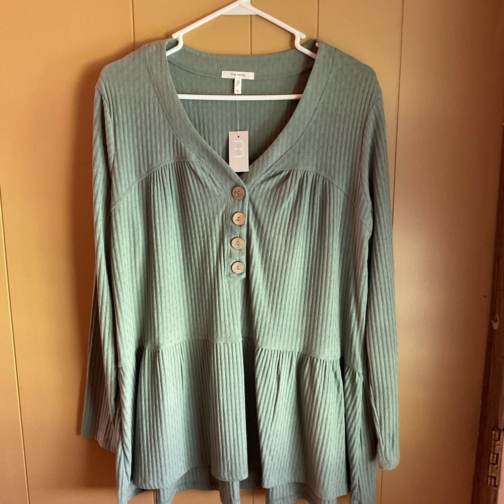Maurices NWT flowing top